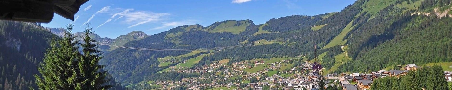 Le village de Châtel en été ©Thiebaut