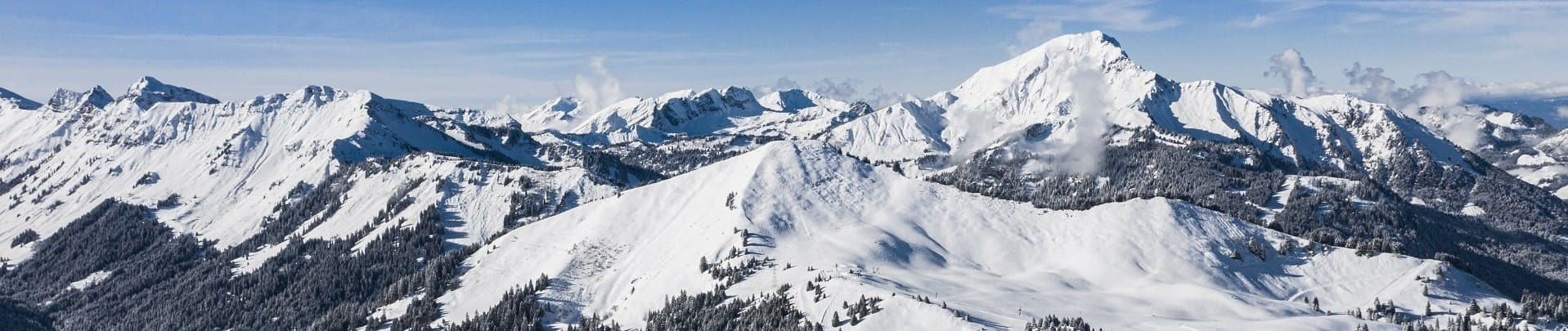 Vue hiver sur le Mont de Grange depuis Châtel