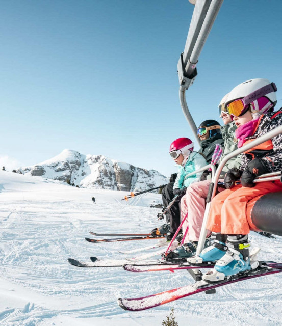 Book your ski accommodation and get 15% off your ski passes
