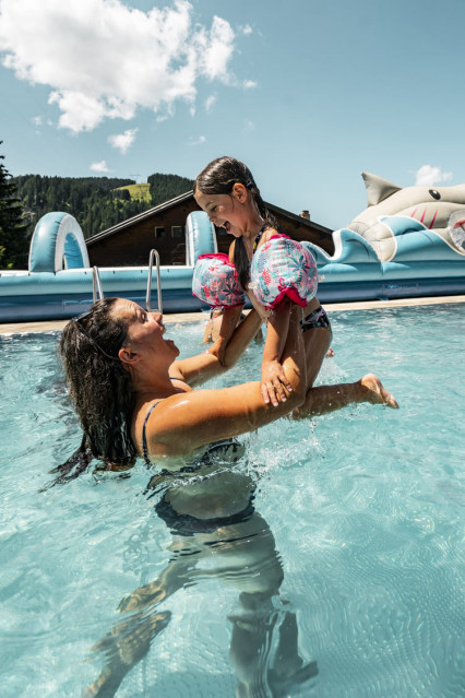 Forme d'O, joys of water in Châtel