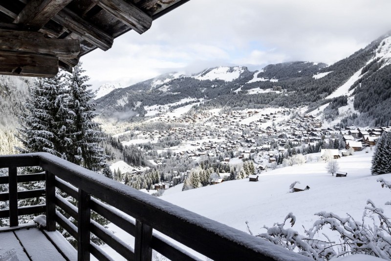 arriver à Châtel sous la neige