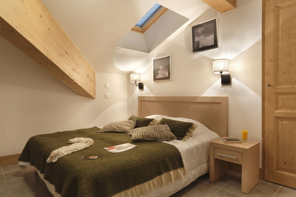 Le Grand Ermitage Châtel, residence with services, double bedroom