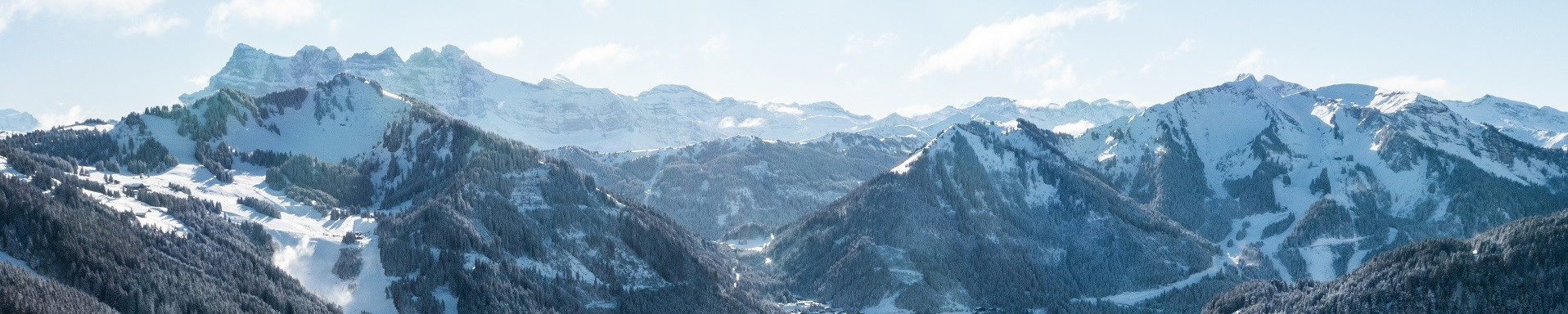 Les Dents du Midi et la Tête du Linga depuis Chatel en hiver