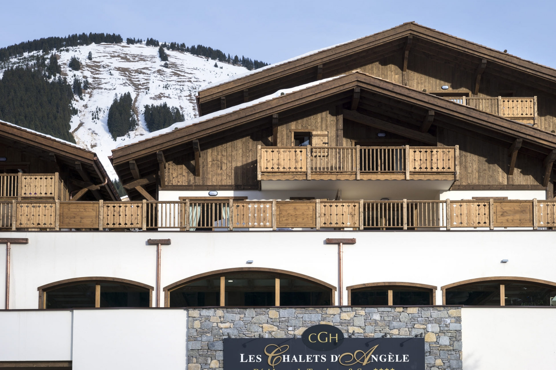 The Chalets d'Angèle CGH residence in Châtel at winter