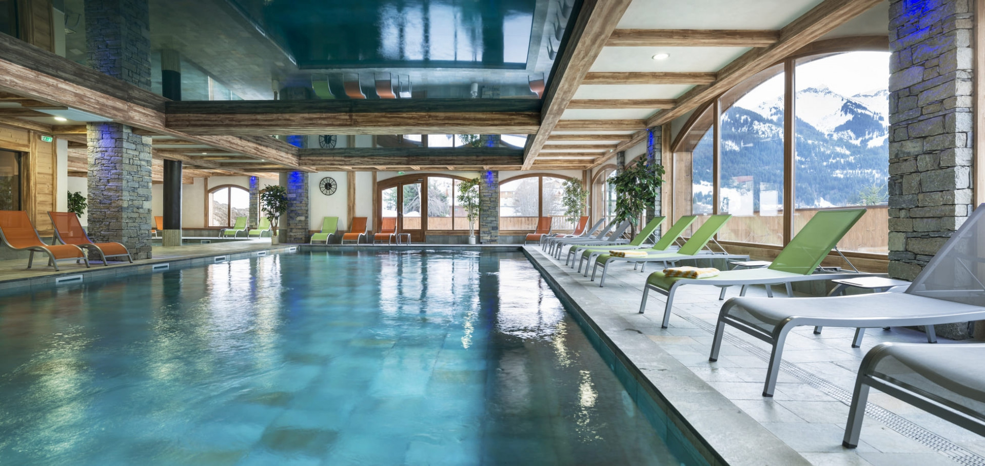 Swimming pool of the Chalets d'Angèle CGH residence in Chatel