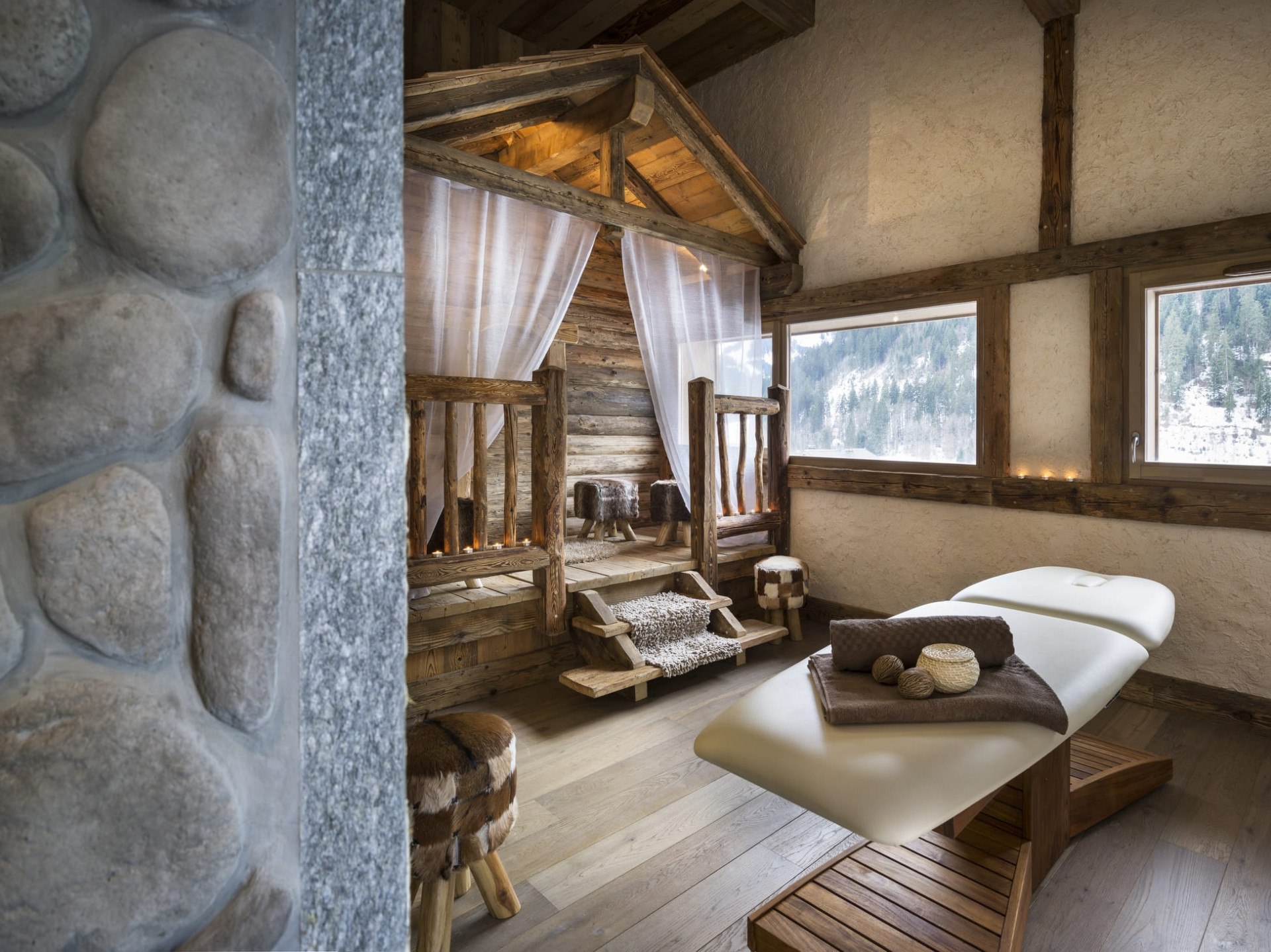 Les Chalets d'Angèle is a 4-star residence with spa in Chatel