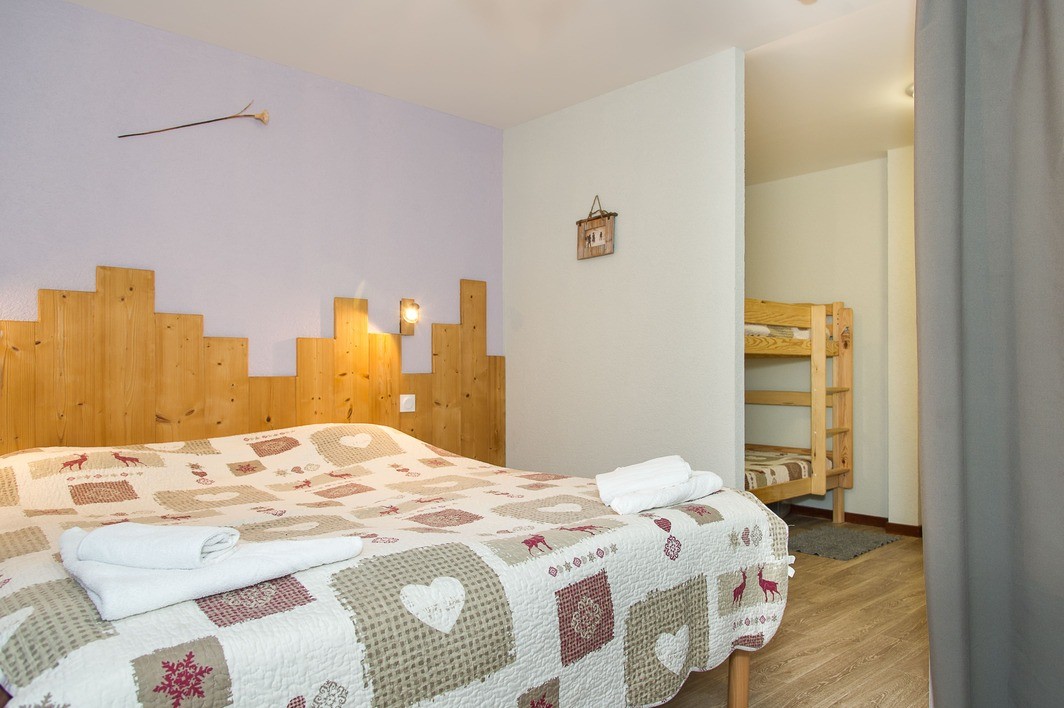 Village vacances de Haute-Savoie, Le Gite Châtel, Chambre familiale coin montagne