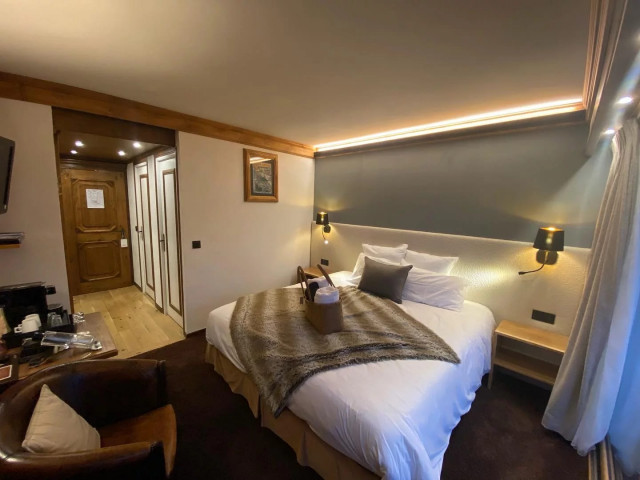 4-Star Hôtel Macchi, Châtel Centre, Cosy Bedroom