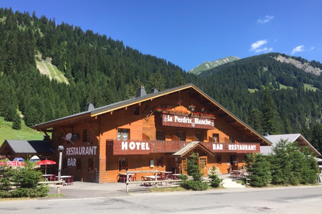 Hotel La Perdrix Blanche Châtel MTB