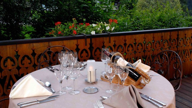 hotel booking macchi chatel 