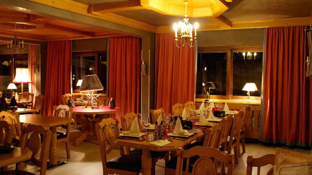 hotel booking macchi chatel 