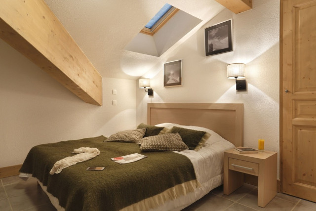 Le Grand Ermitage Châtel, residence with services, double bedroom