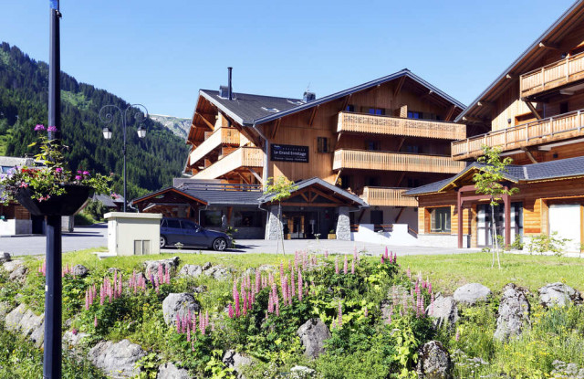 Le Grand Ermitage Châtel, residence with services, summer stay