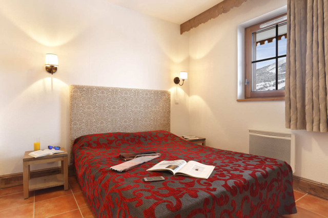 Le Grand Lodge Châtel, apartment with double bedroom
