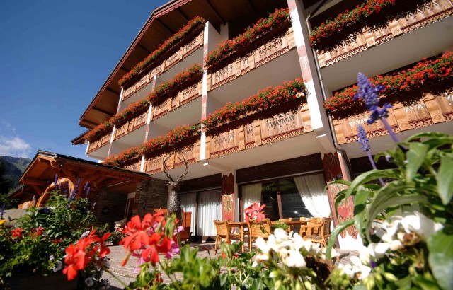 hotel booking macchi chatel 