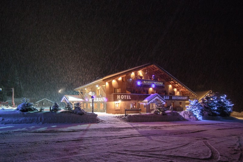 Hotel La Perdrix Blanche Châtel Réservation