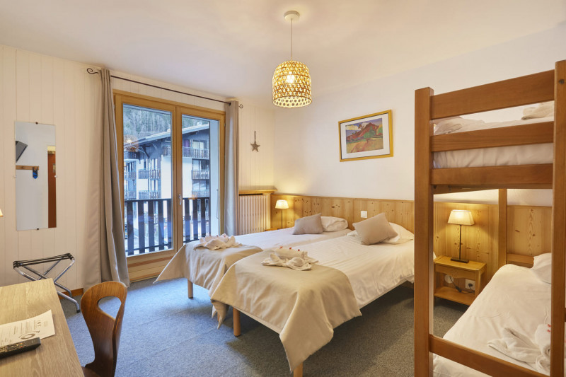 Hotel Les Eaux-Vives Chatel Quadruple room