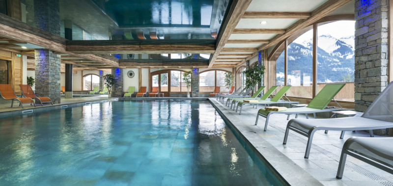 Swimming pool of the Chalets d'Angèle CGH residence in Chatel