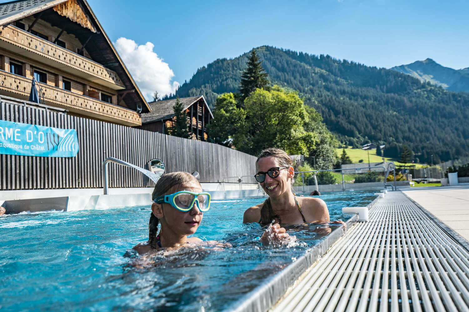 Piscine extérieure du centre aquatique Forme d'O Châtel