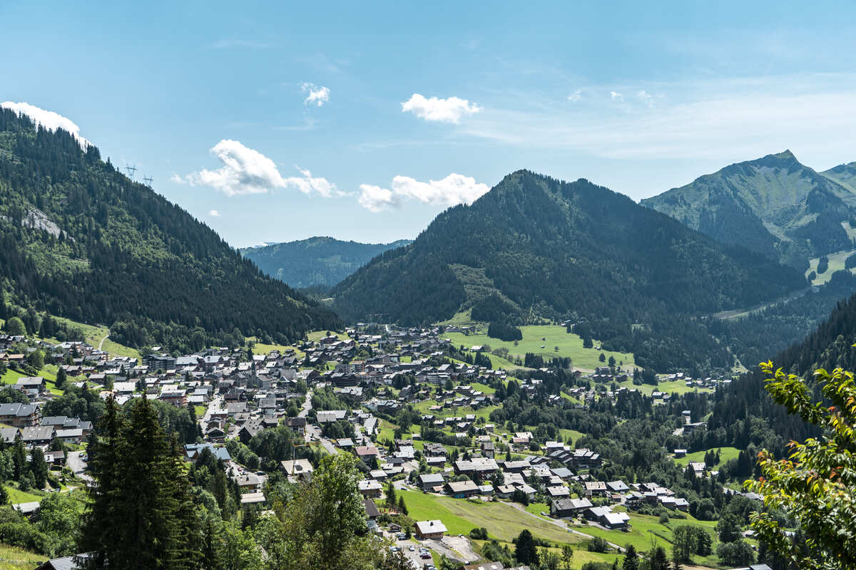 Découvrez le village de Châtel cet été
