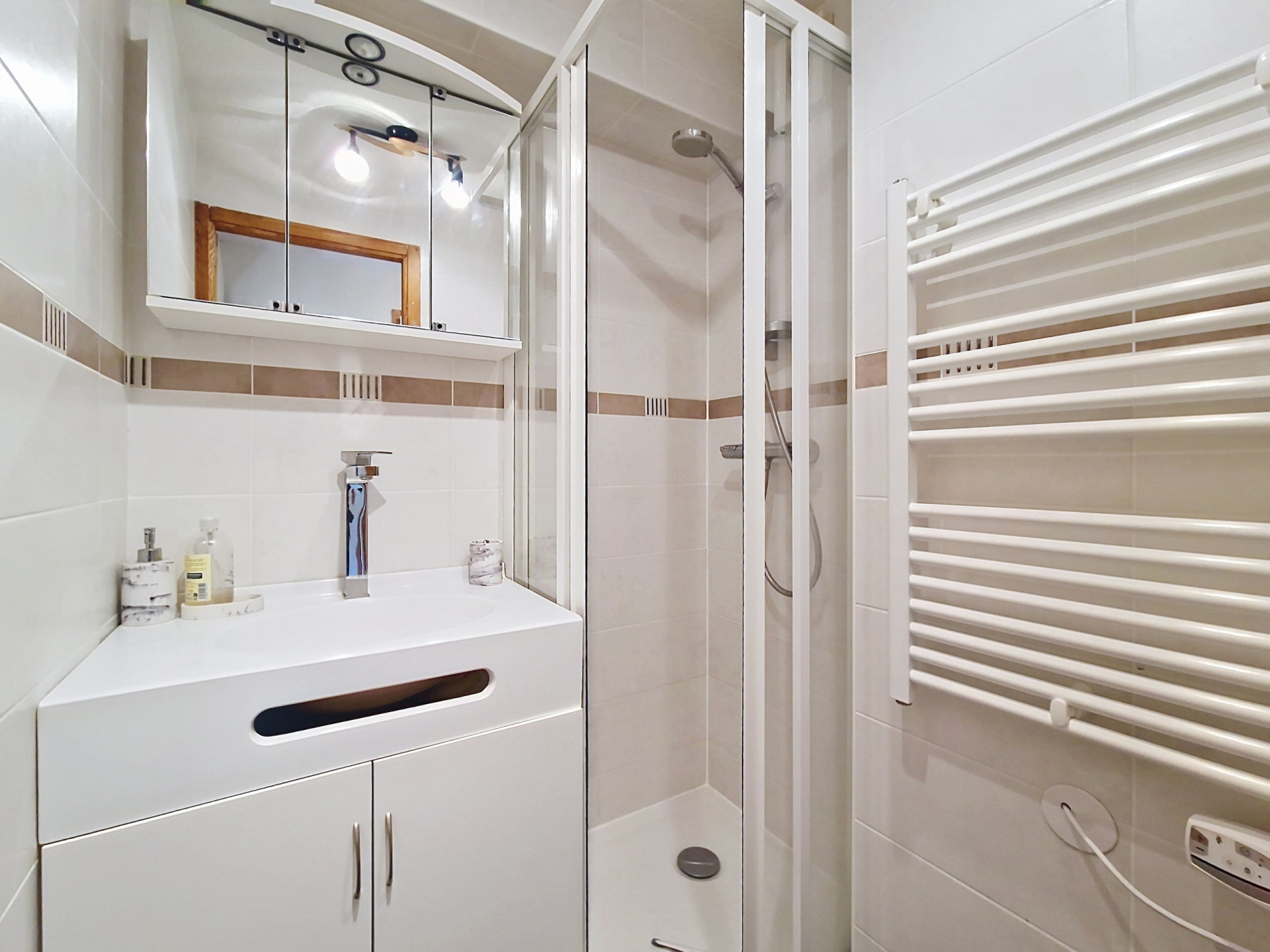 am9_000061 am9_000061