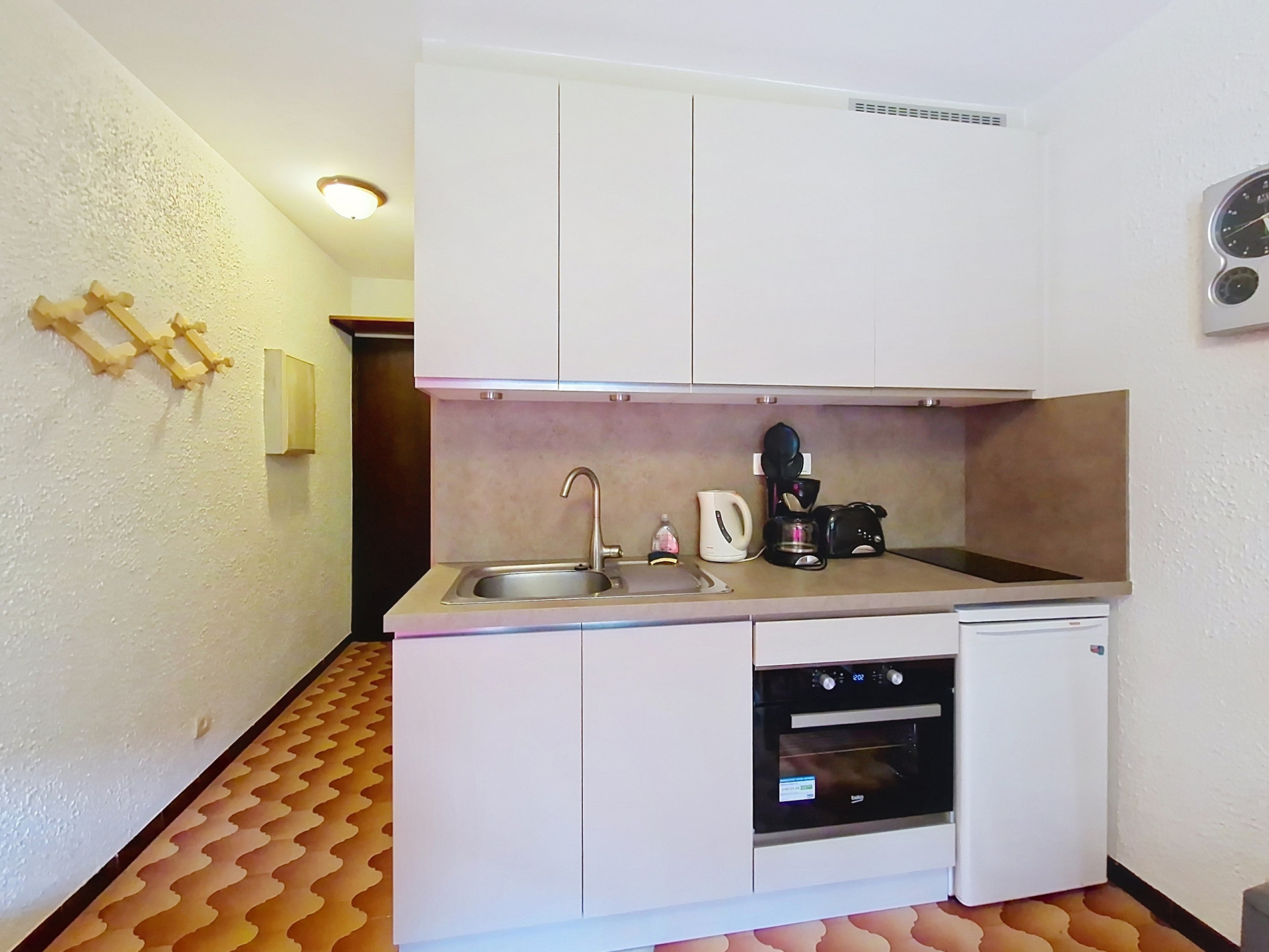 mgb141_000031 mgb141_000031