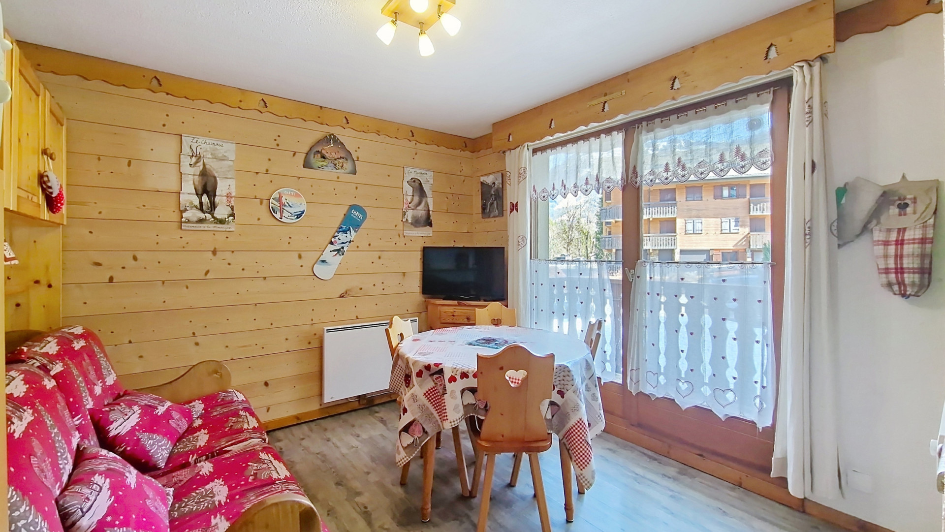 Salon Christina 8 - Linga