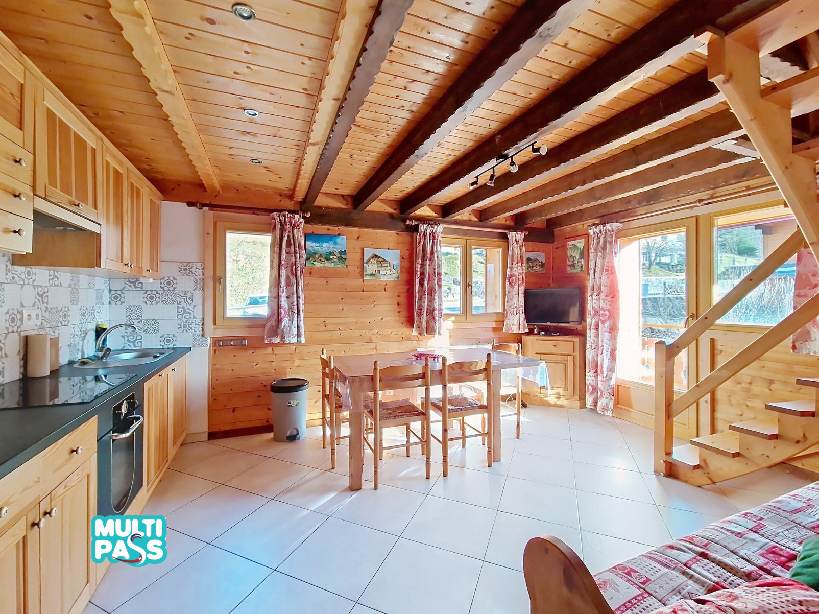 Salon Petit Savoyard - PY9 Châtel