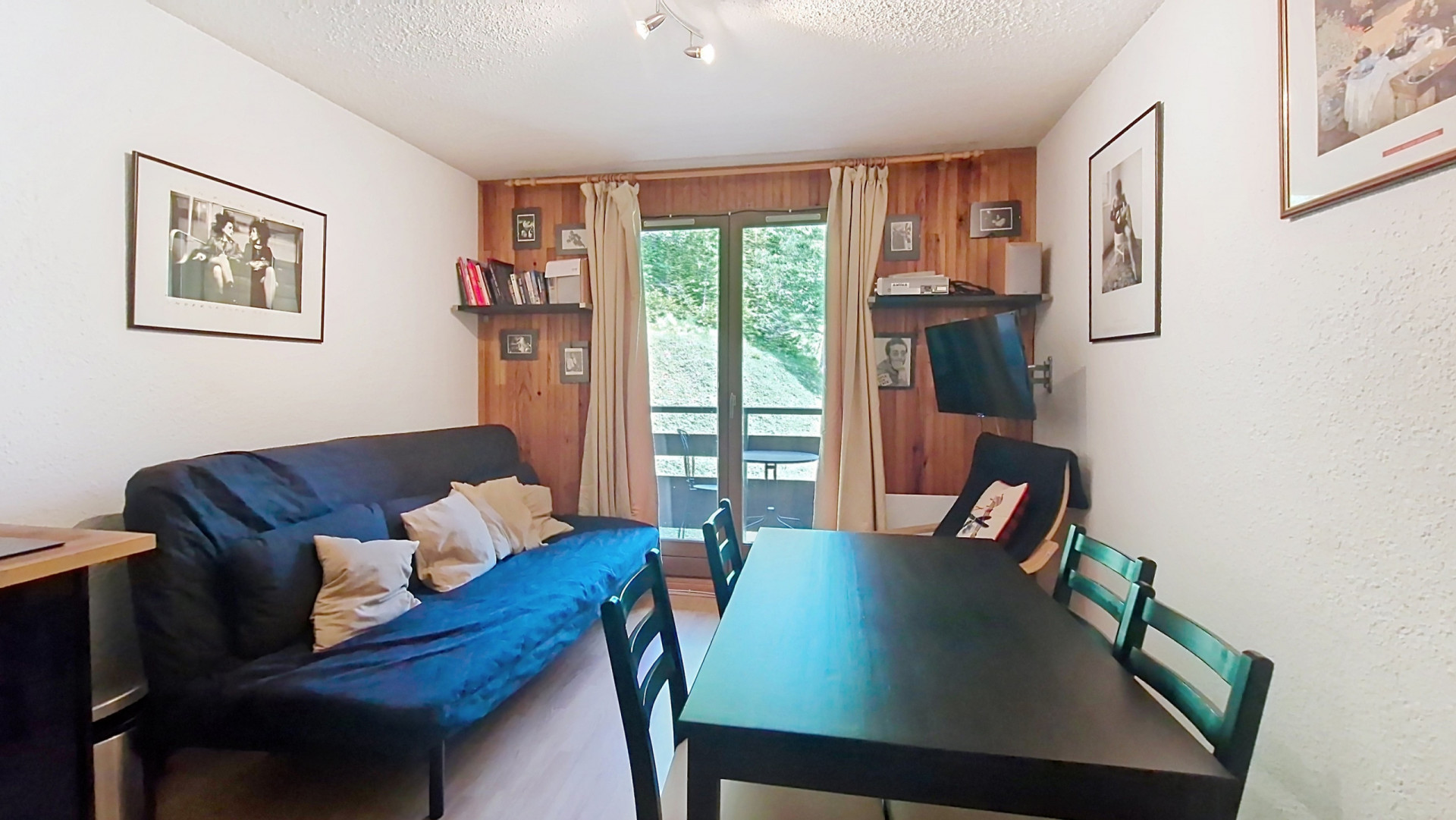 Salon Yéti 17 B6 - Petit Châtel
