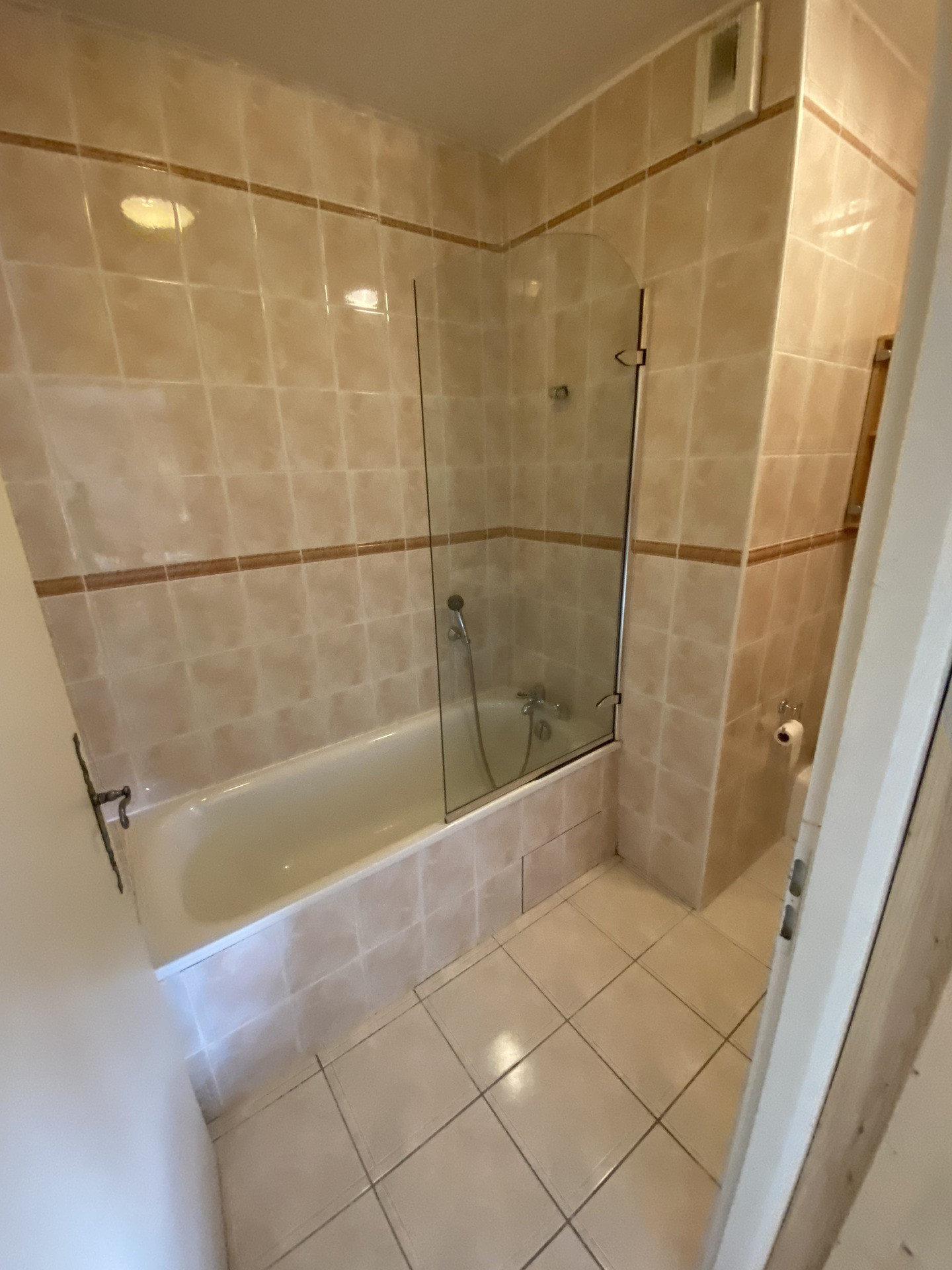 _lv_images__lot_0000000076_07_8589142