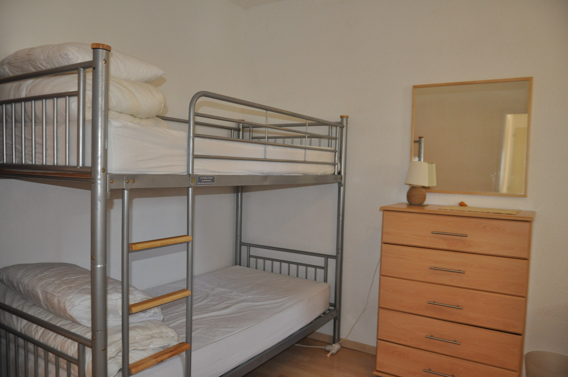 _lv_images__lot_0000000078_08_8300815