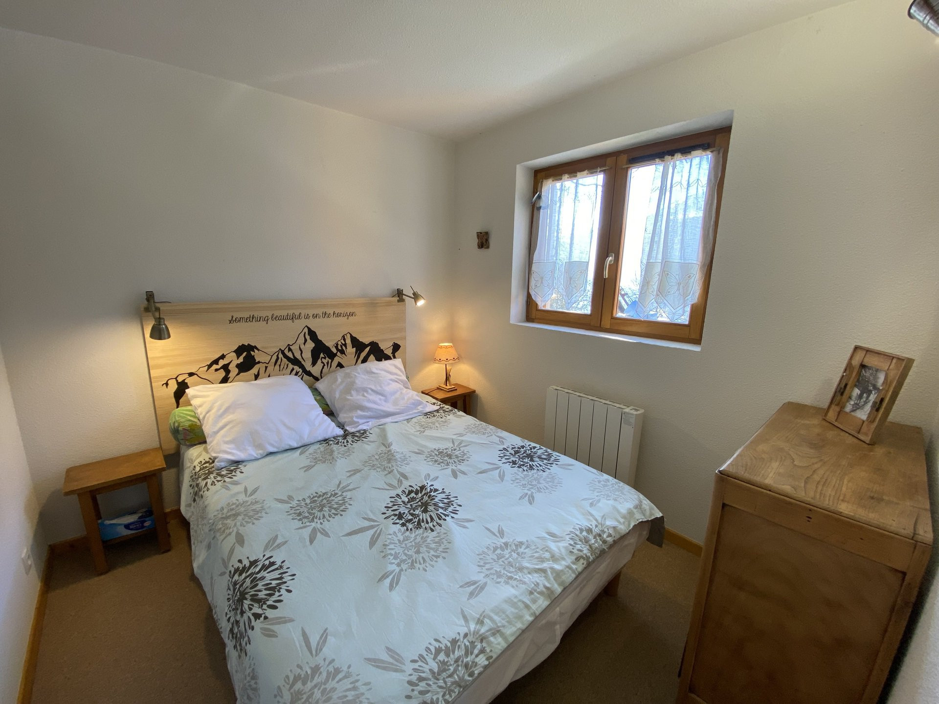 _lv_images__lot_0000000083_05_8437782 _lv_images__lot_0000000083_05_8437782