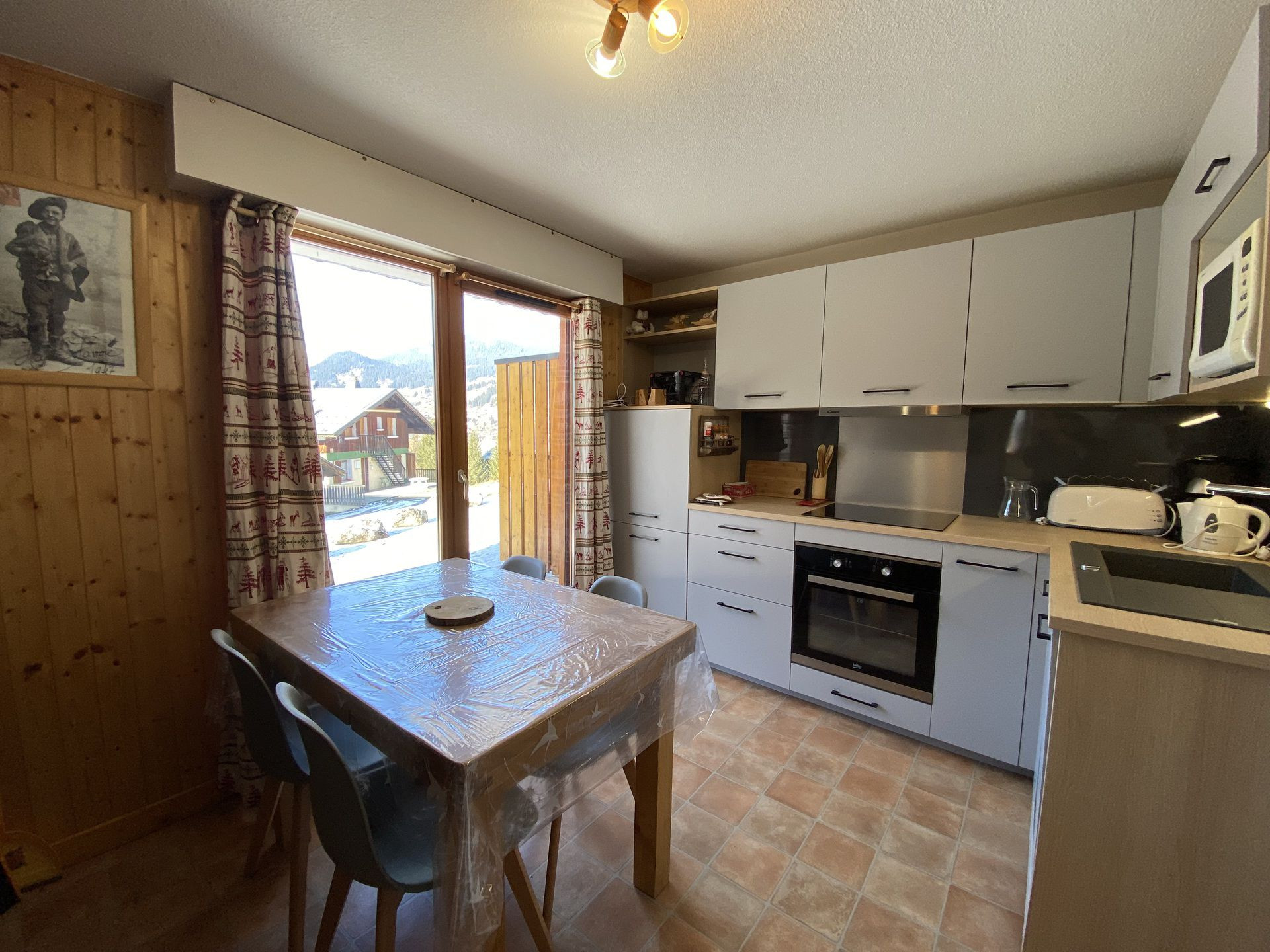 _lv_images__lot_0000000083_06_8252297