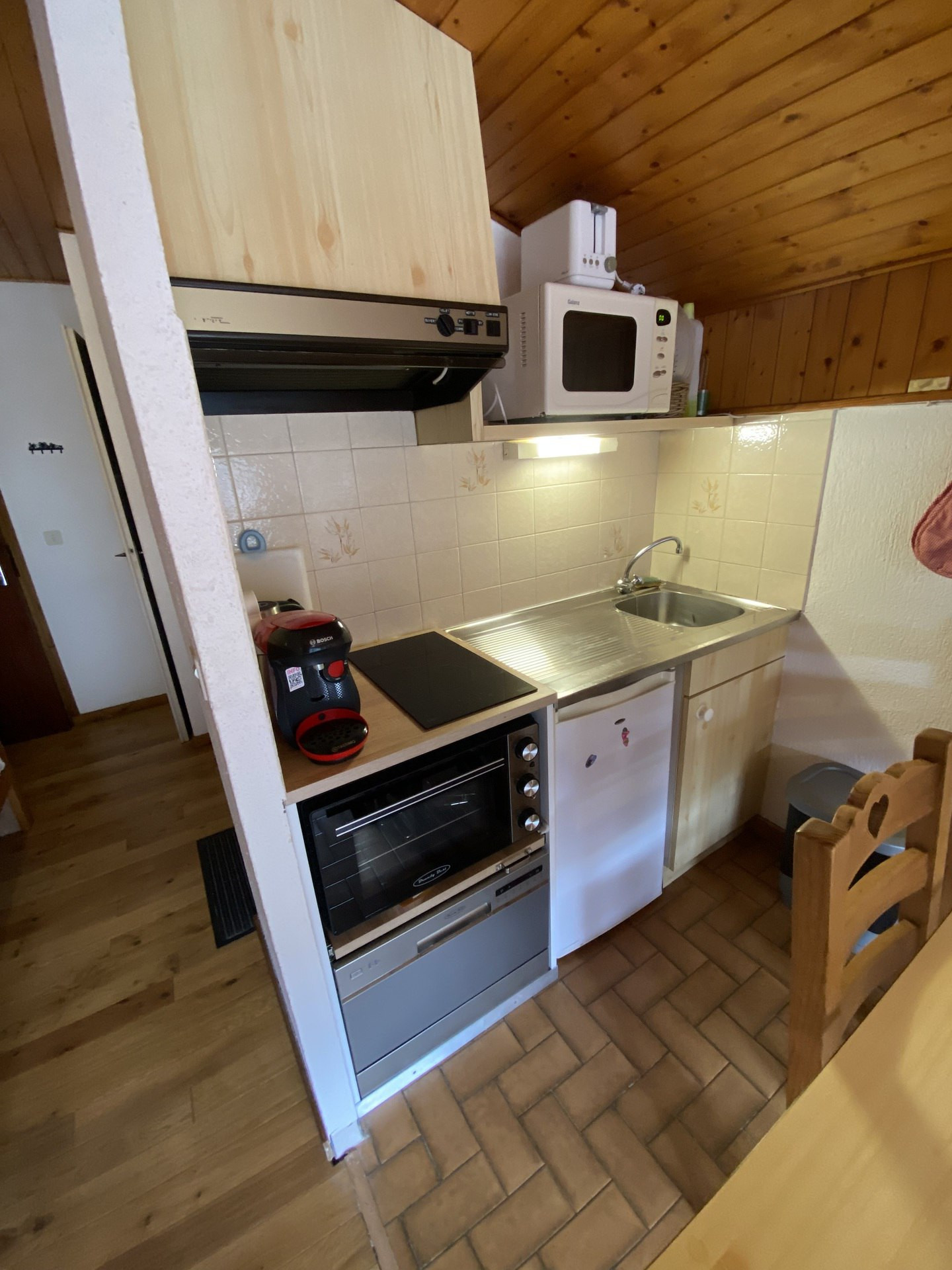 _lv_images__lot_0000000085_09_8258861