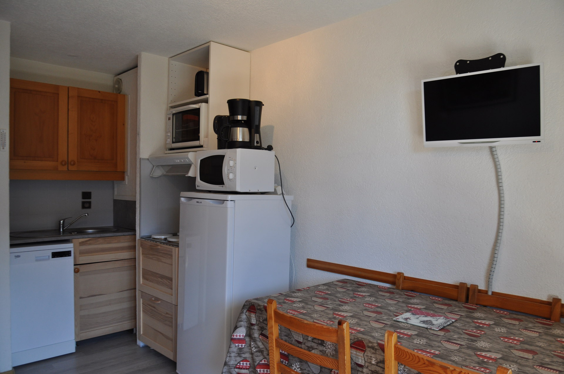 _lv_images__lot_0000000086_05_8265041 _lv_images__lot_0000000086_05_8265041