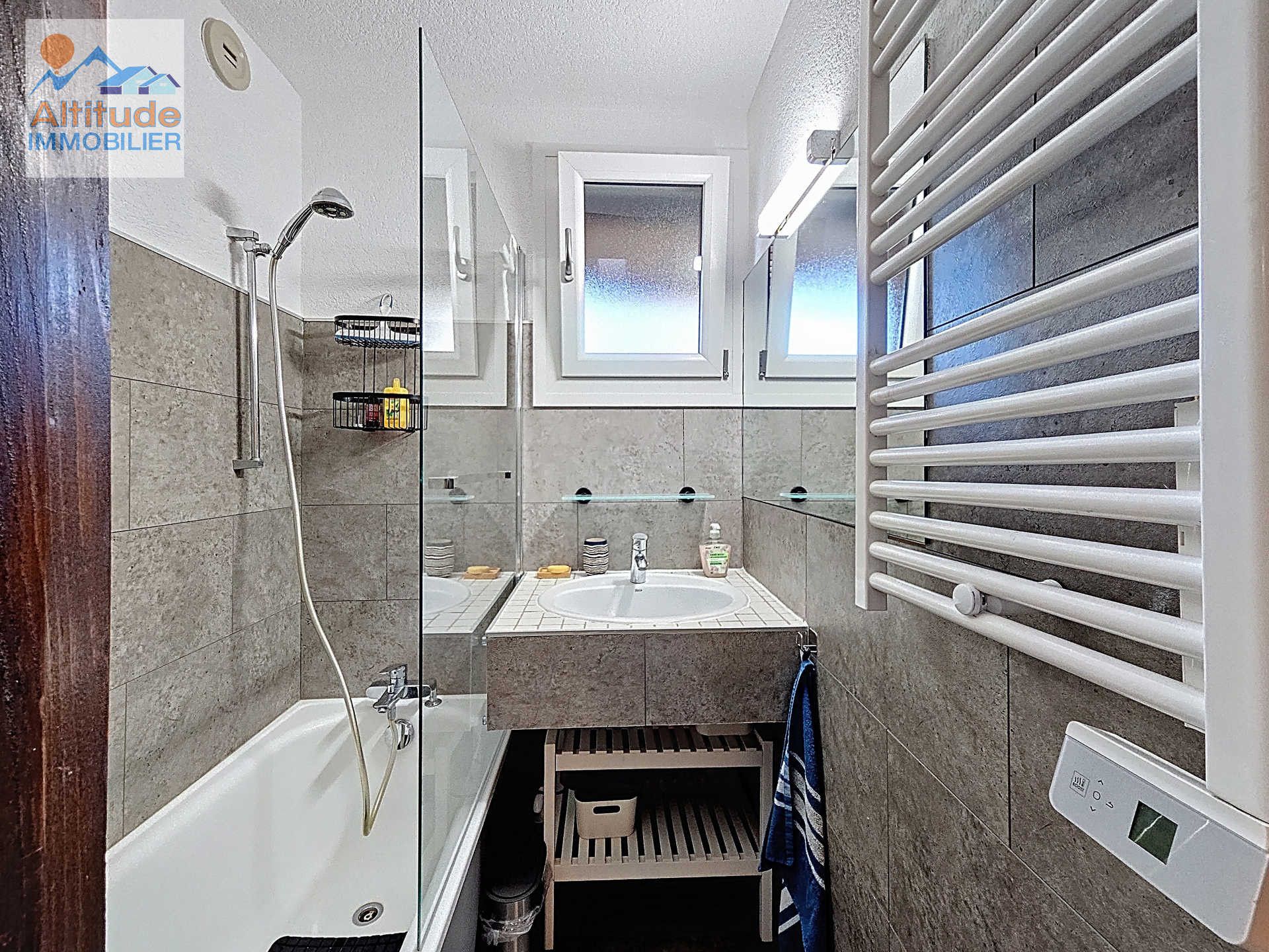 _lv_images__lot_0000000091_08_8221925