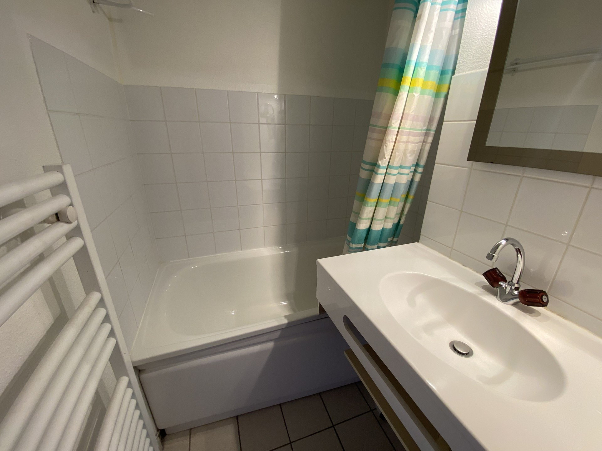 _lv_images__lot_0000000092_10_8213808