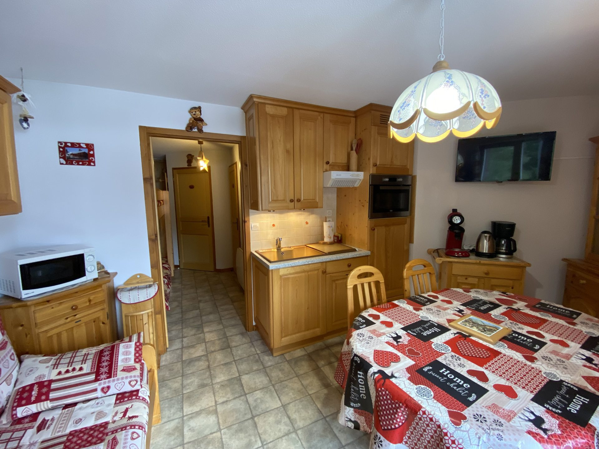 _lv_images__lot_0000000100_02_8303140 _lv_images__lot_0000000100_02_8303140