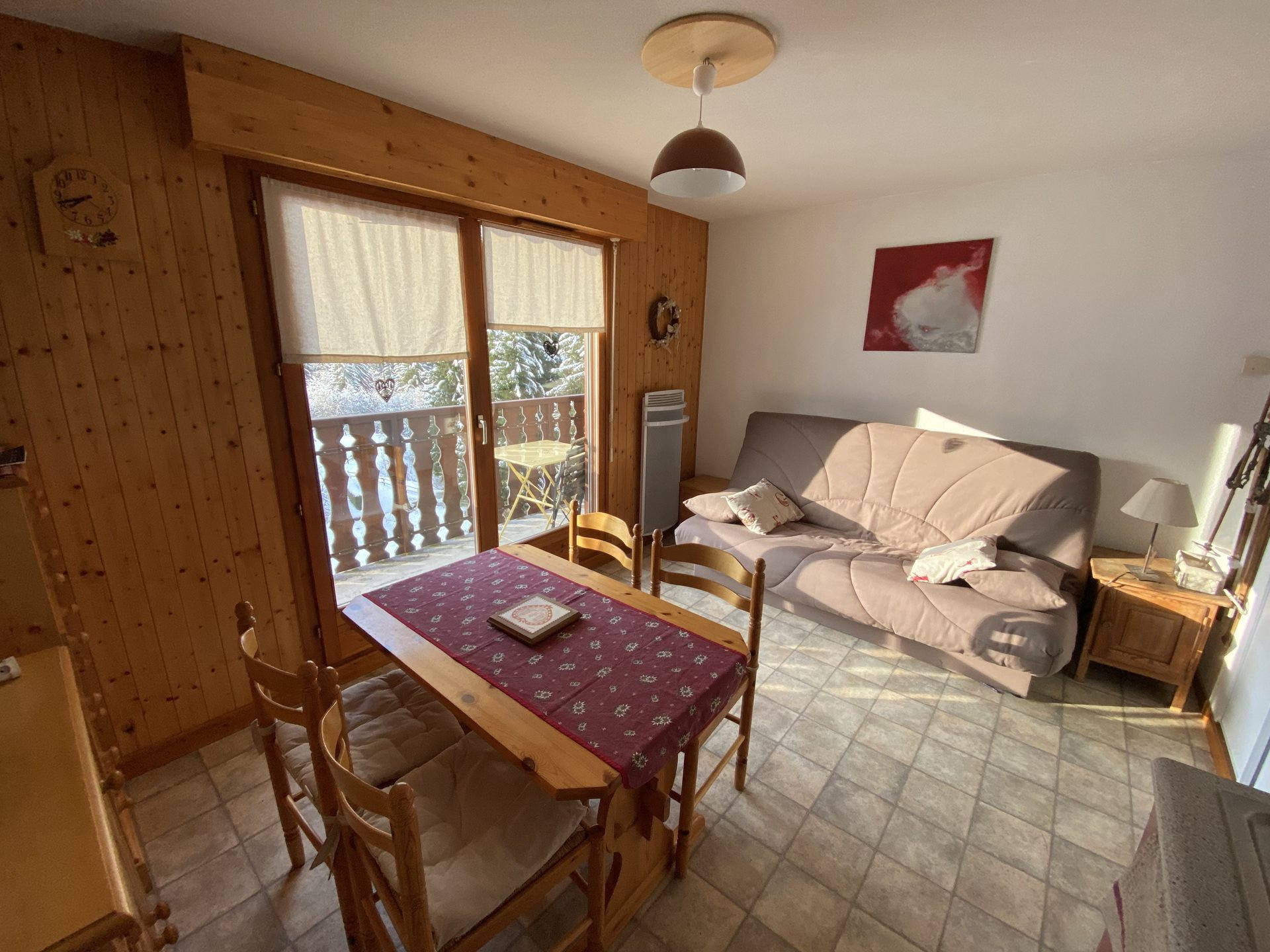 _lv_images__lot_0000000101_02_8583056