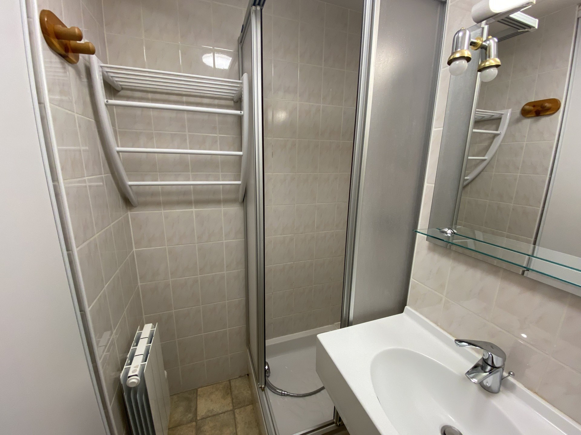 _lv_images__lot_0000000102_10_8375425