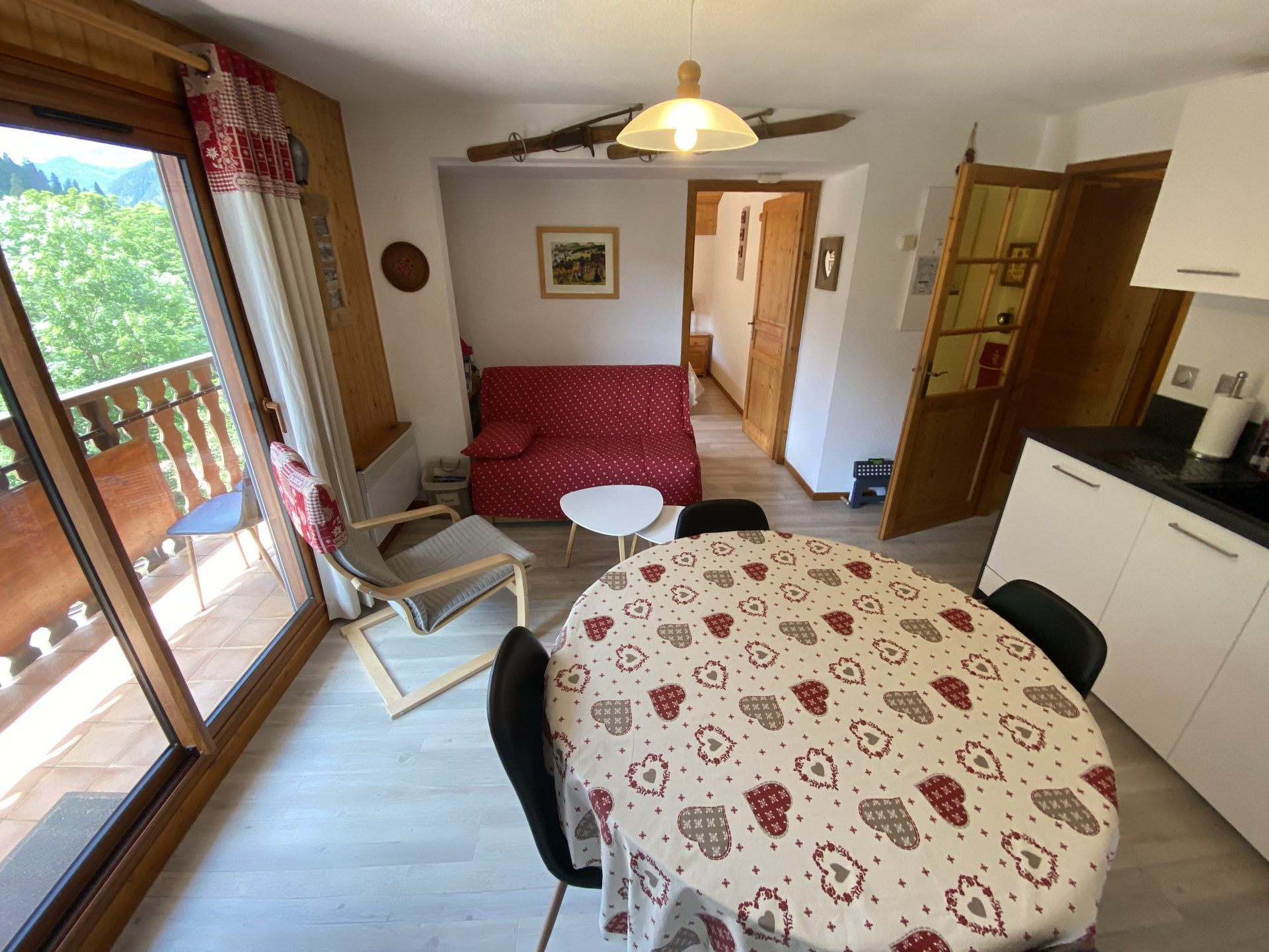 _lv_images__lot_0000000104_05_8503773 _lv_images__lot_0000000104_05_8503773