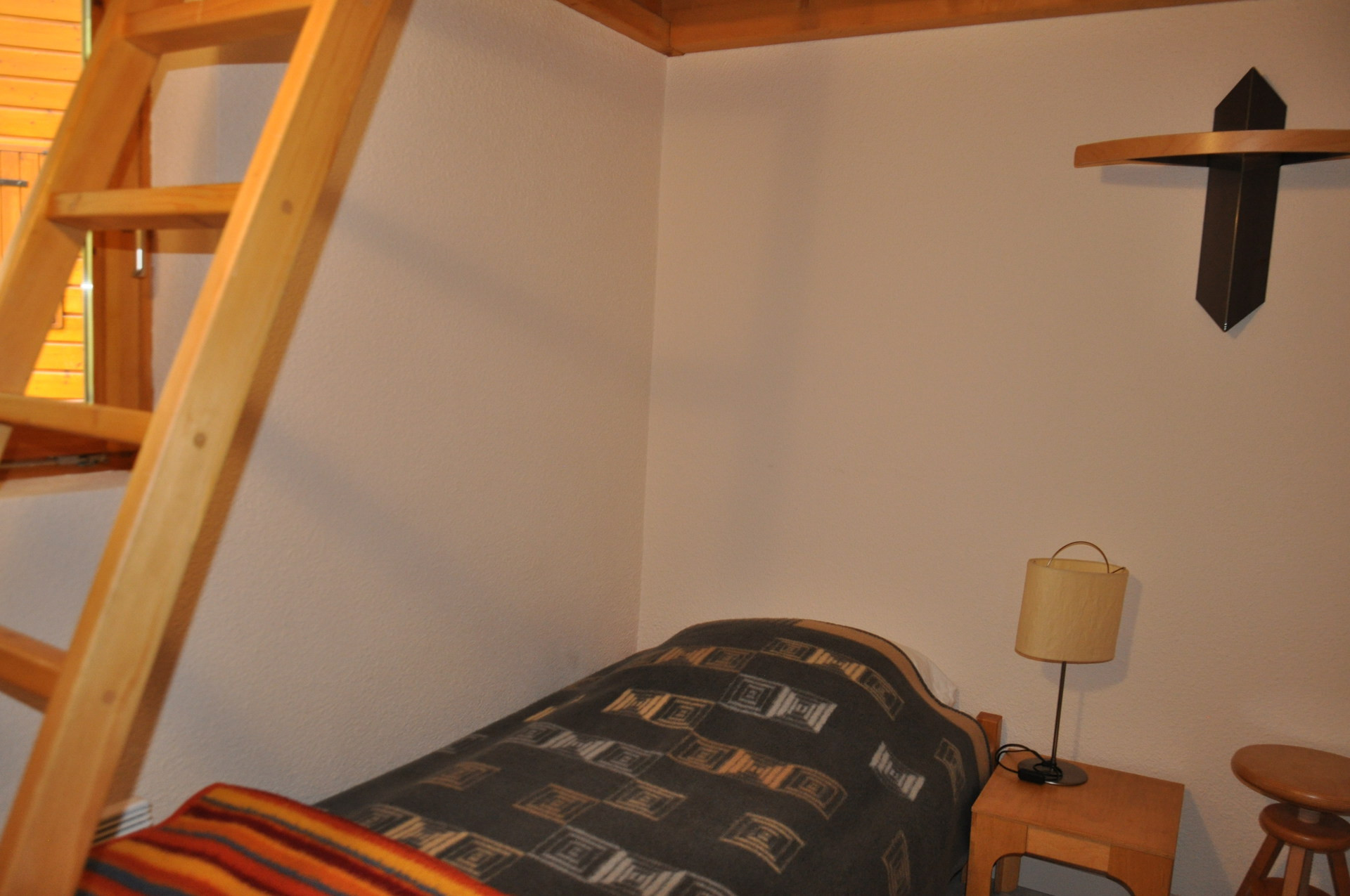 _lv_images__lot_0000000106_07_8458650