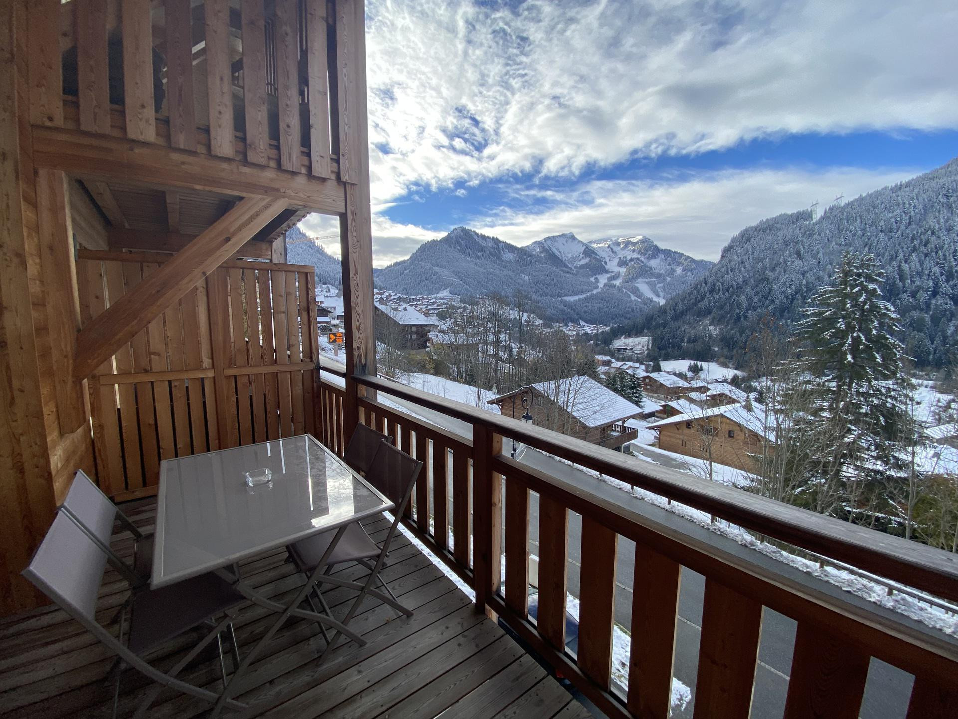 _lv_images__lot_0000000112_04_8343518