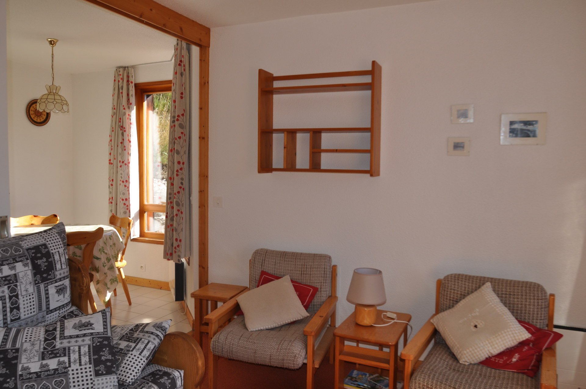 _lv_images__lot_0000000113_03_8534085