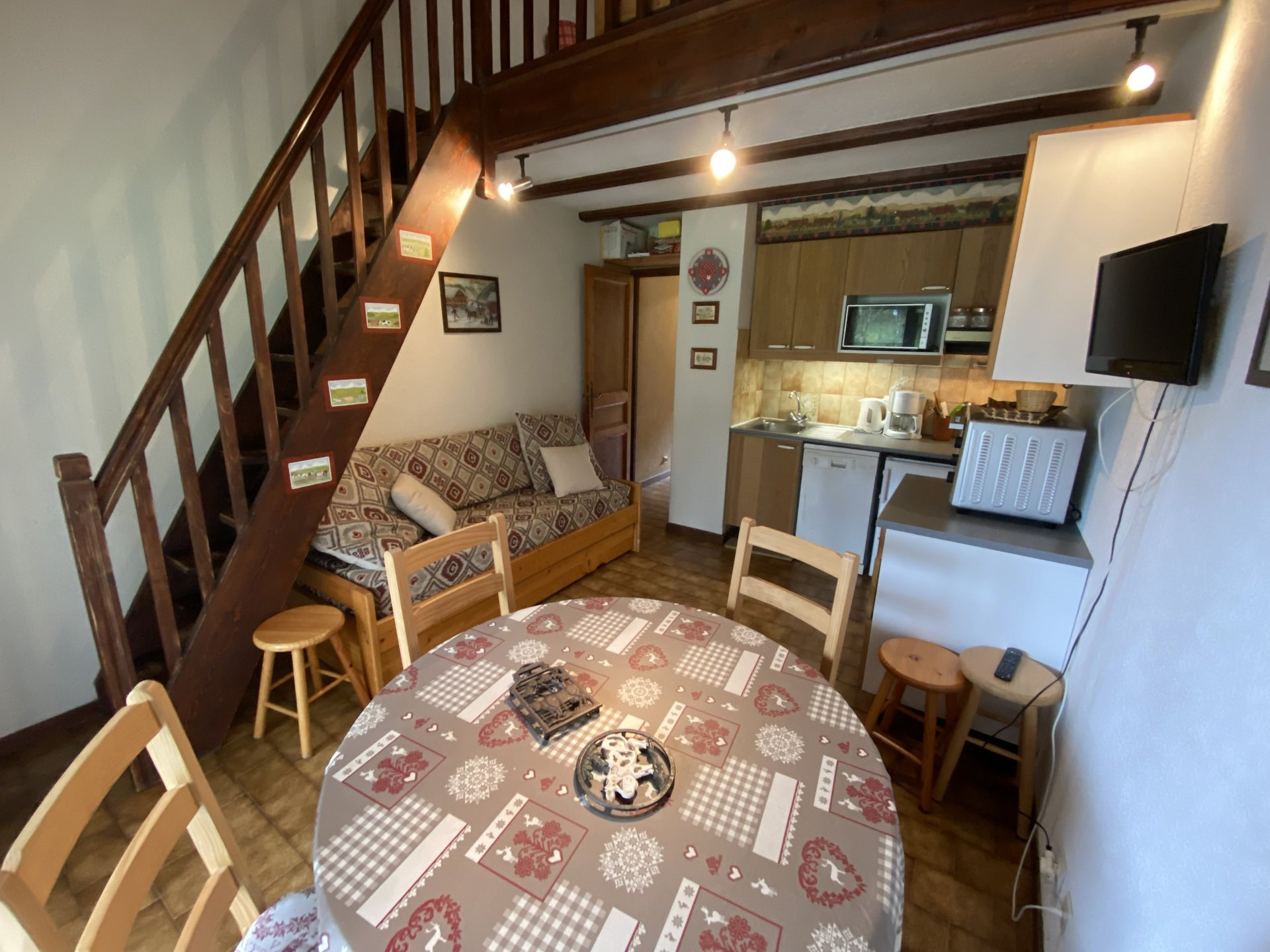 _lv_images__lot_0000000118_03_8367168