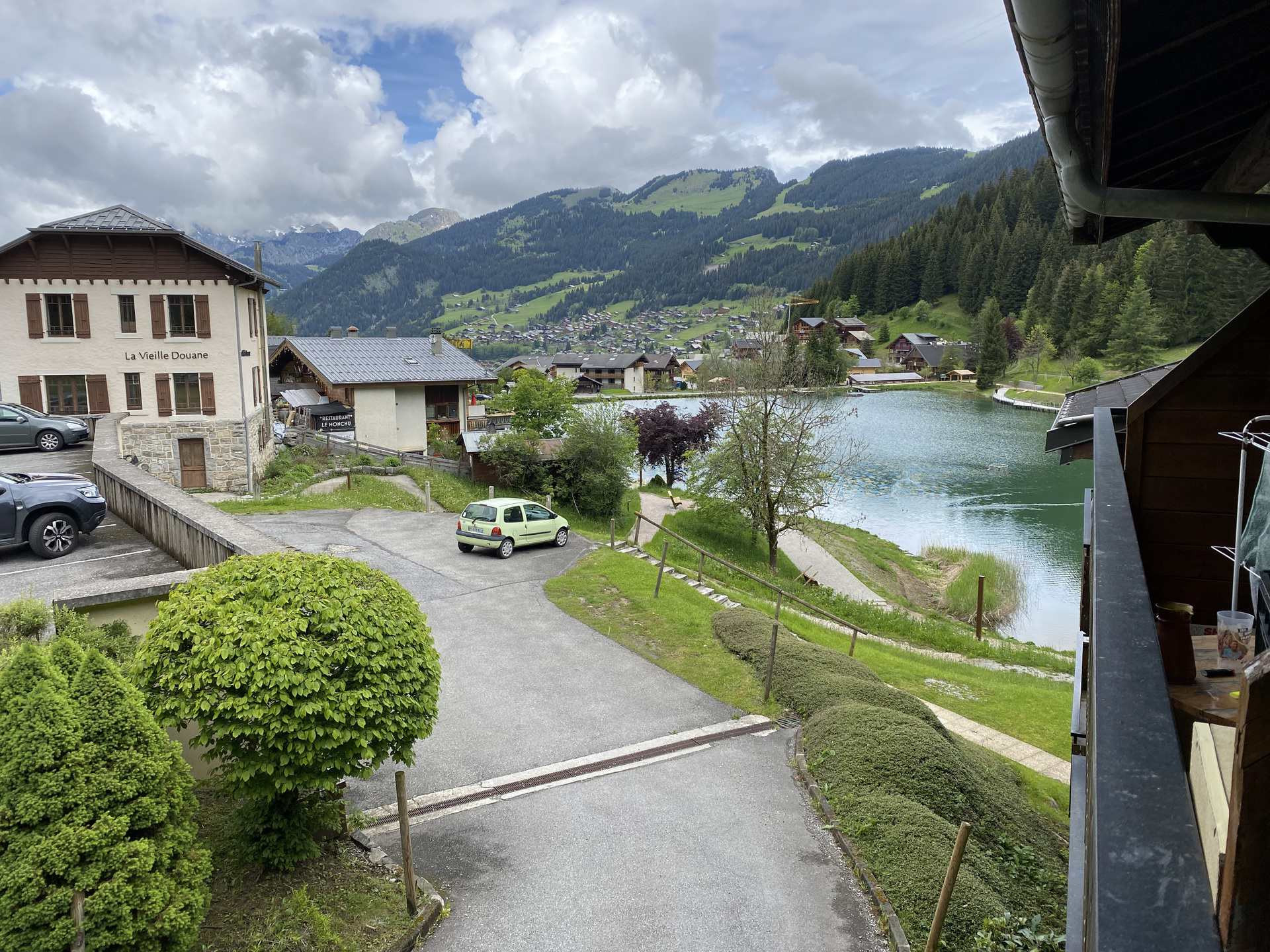 _lv_images__lot_0000000118_04_8324727