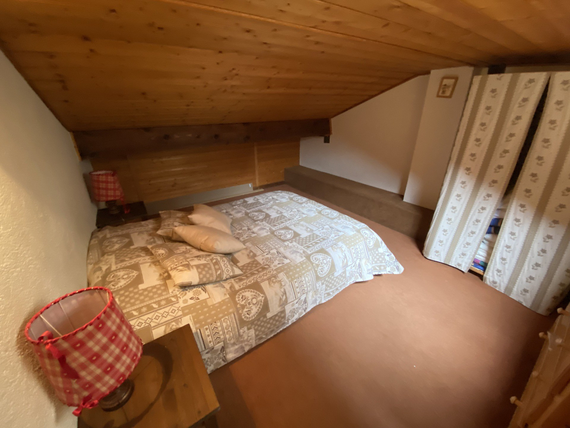 _lv_images__lot_0000000118_10_8392794