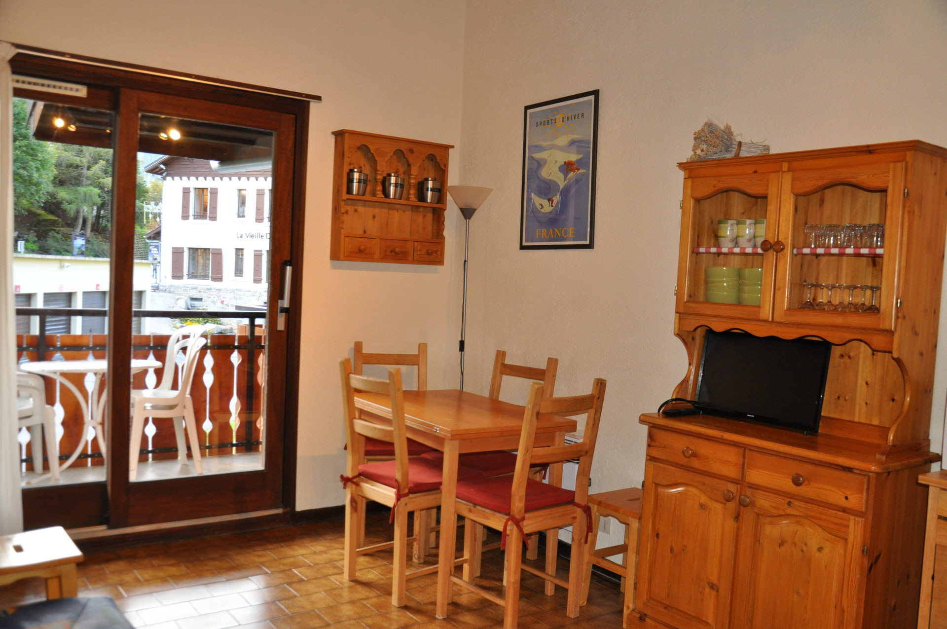 _lv_images__lot_0000000119_01_8215605