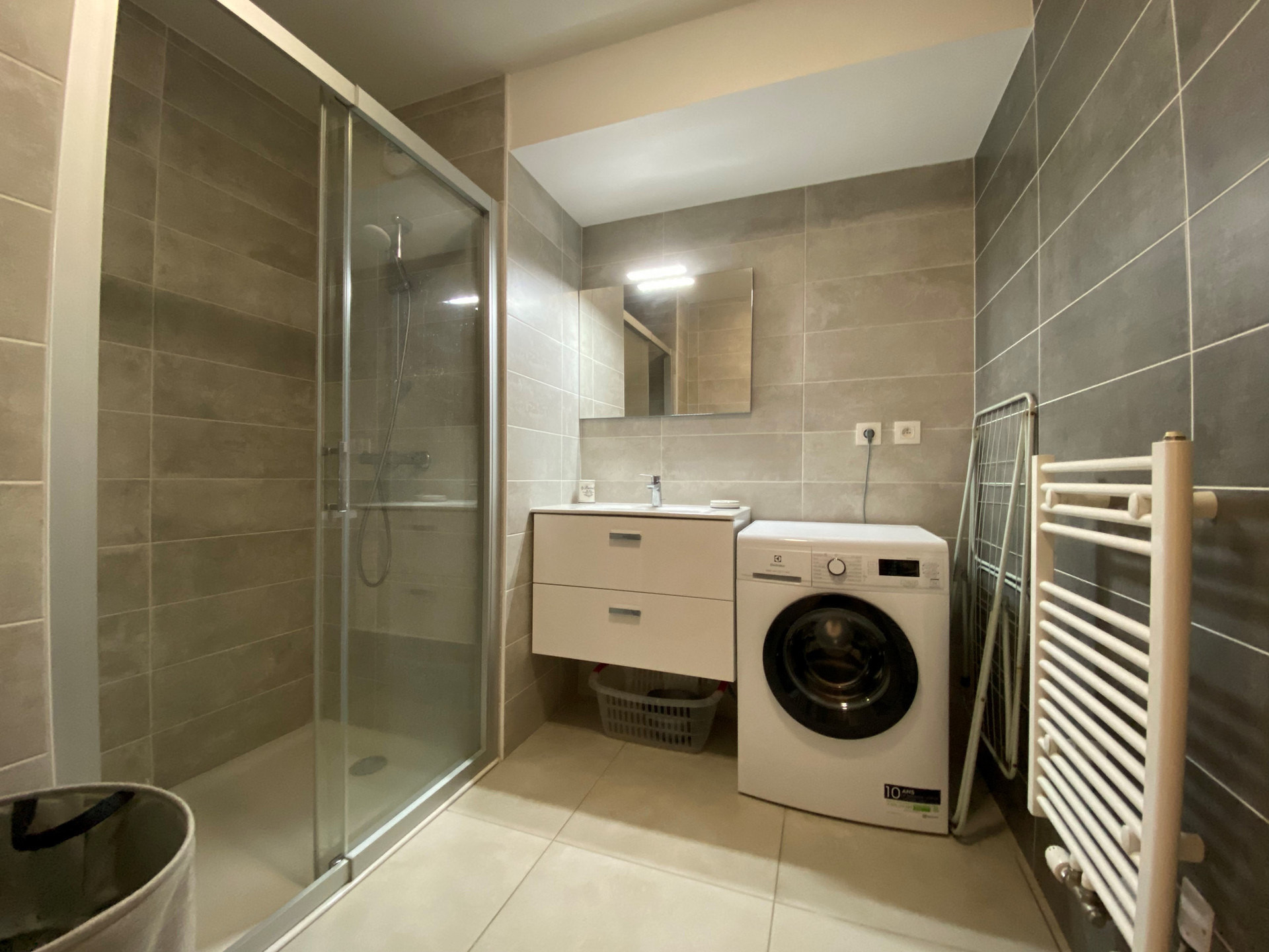 _lv_images__lot_0000000122_06_8260215 _lv_images__lot_0000000122_06_8260215