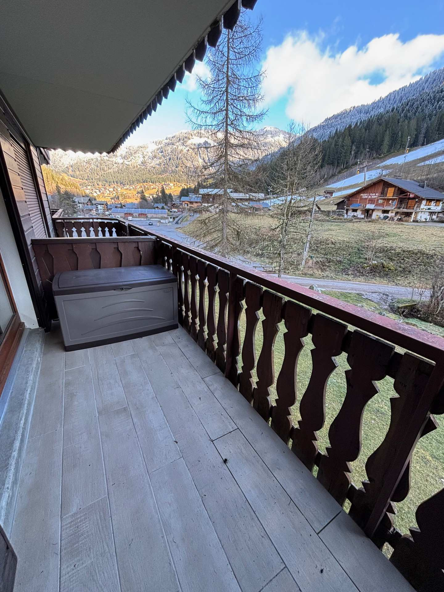 _lv_images__lot_0000000124_12_8230639